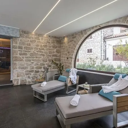 Comfortable Umag