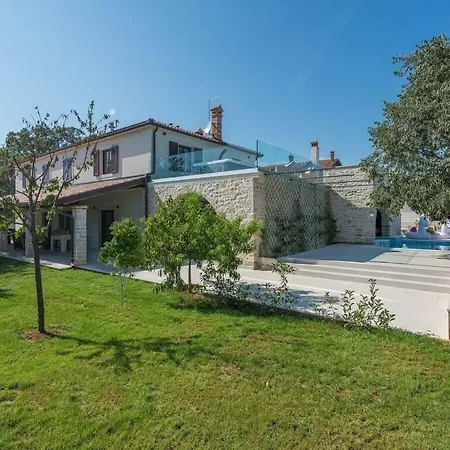 Comfortable Hotel Umag