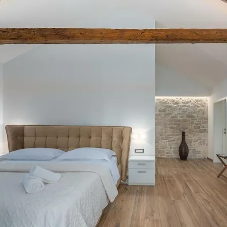 Comfortable Umag